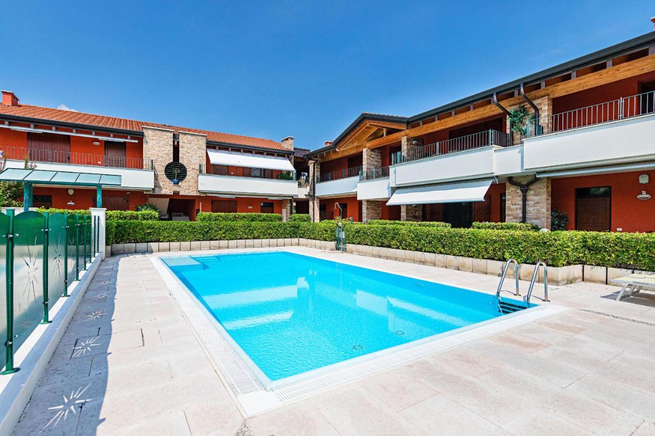 Residence Sole T29 Apartment By Wonderful Italy Сирмионе Екстериор снимка