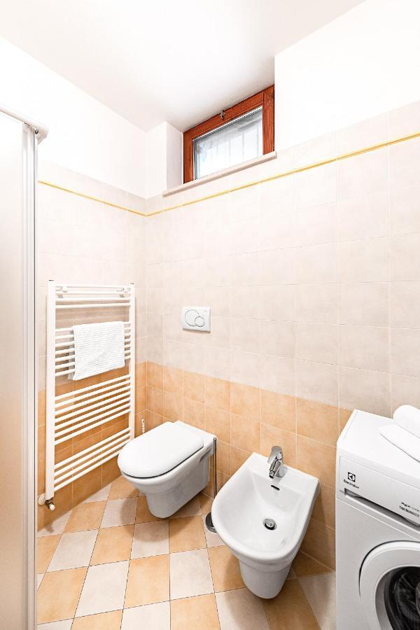 Residence Sole T29 Apartment By Wonderful Italy Сирмионе Екстериор снимка